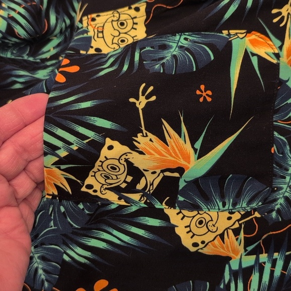 NWT Nickelodeon SpongeBob Black/Yellow/Green Button Down Hawaiian Shirt, XL - Picture 6 of 8
